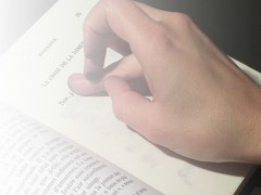 March 26 - 31, 2012
Maison de l'Amérique Latine, Paris
For this second season, Il va se passer quelque chose presents  specific proposals and videos of 9 artists who work around a common  subject, body and topography...