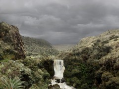 Cascada del río Bedón en la ruta de Popayán a La Plata