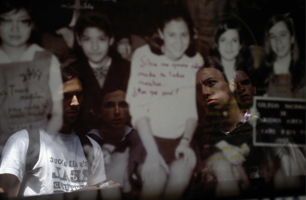 De la serie Buena Memoria "Puente de la Memoria 3" 1997 Fotografía directa, 51 x 68 cm.1