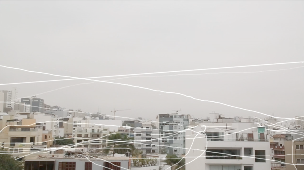 Cartographie de vol d'oiseaux au sein d'un cadre donnant sur le quartier Miraflores de Lima, où l'on peut voir une variété de bâtiments, maisons, antennes, arbres et grues de construction. Le tournage s'est déroulé sur une semaine, du vendredi 17 au vendredi 24 juin 2016, de 8 h à 9 h. Ce que nous observons, ce sont vingt-quatre fragments, vingt-quatre vols d'oiseaux observés pendant ces sept jours d'enregistrement. La chanson Seeking the Way, du musicien tibétain Nawang Khechog, accompagne la vidéo.