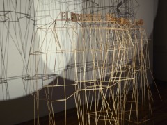 El sonido del árbol caído - Claudia Fontes - Montaña (El momento del derrumbe revela puntos claves de la construcción) (detalle), 2009-2011