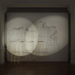 El sonido del árbol caído - Claudia Fontes - Montaña (El momento del derrumbe revela puntos claves de la construcción), 2009-2011