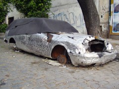 Ford Sierra Rural cubierto con membrana asfáltica aluminizada.