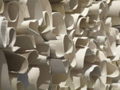 CMemoria (Memory), 2013. Ceramic installation of 130 elements. Courtesy of the artistarol Young (b. 1952).