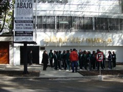 Fachada con intervención de Teresa Serrano