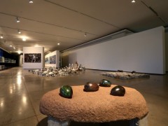 34º Panorama da Arte Brasileira – Da pedra Da terra Daqui
