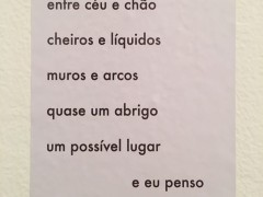 « ENTRE UM PASSO E OUTRO »